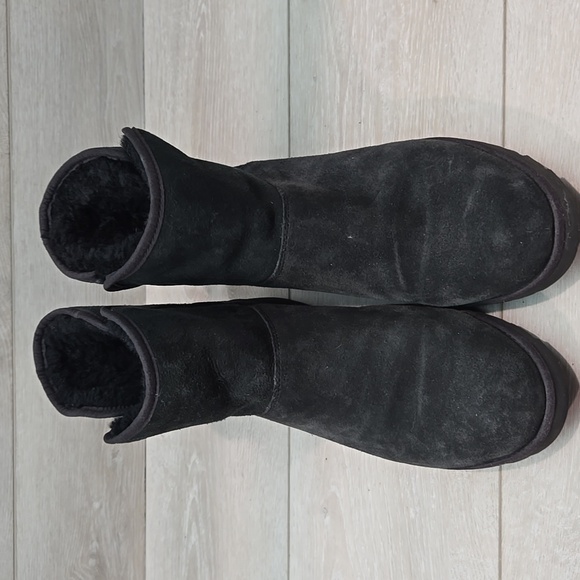 Ugg Australia Women's Black Suede Insulated Ankle Boots Wedge Shoes 10 - Picture 3 of 12